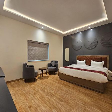 Hotel Elara 데라둔 외부 사진